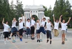 勵志暑期夏令營的費用是多少？