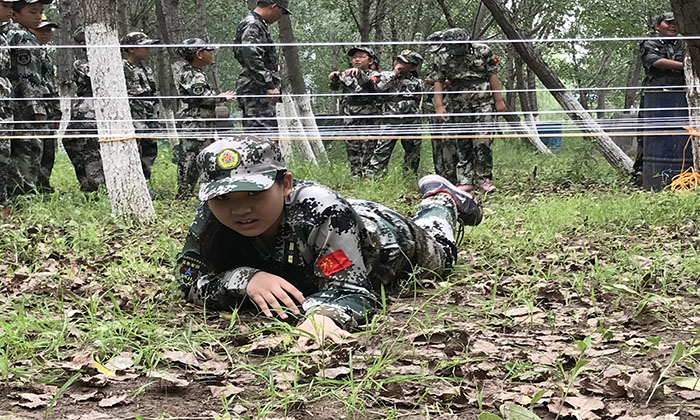 匍匐前進(jìn)