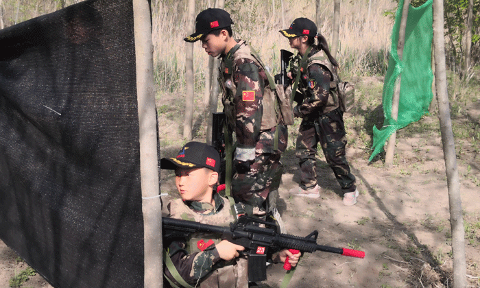 軍事突擊訓(xùn)練