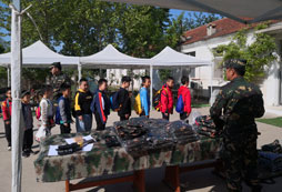 孩子參加亮劍軍拓夏令營啟迪智慧