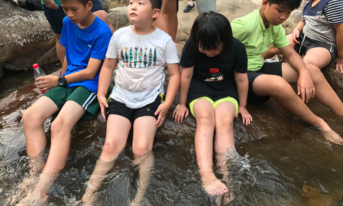 戲水