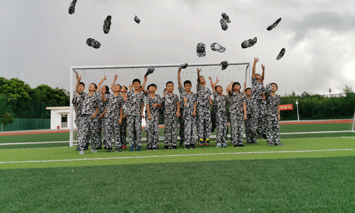 孩子參加六安軍事夏令營的收獲有哪些？.gif