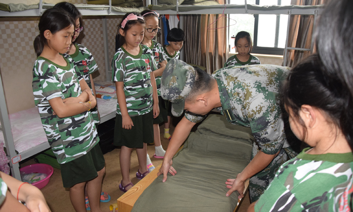 孩子參加洛陽(yáng)軍事夏令營(yíng)的收獲有哪些？.jpg