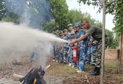 瀘州小學(xué)生軍事夏令營(yíng)讓孩子養(yǎng)成好習(xí)慣！