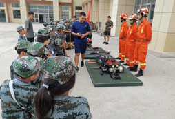 呂梁青少年夏令營實現(xiàn)孩子軍人夢想