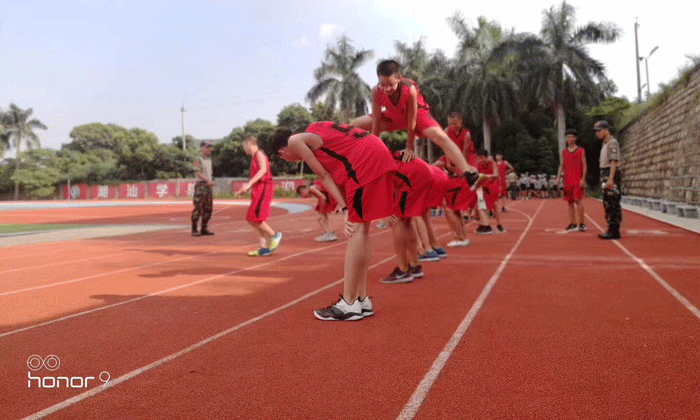 呂梁小學(xué)生體育夏令營(yíng).gif