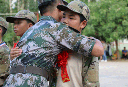 呂梁青少年軍事夏令營(yíng)磨礪孩子堅(jiān)韌毅力