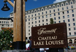  領(lǐng)袖成長夏令營帶你走進(jìn)加拿大頂級(jí)私校