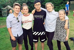 參加中學生領袖成長深入了解金融文化