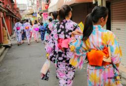 今年假期，一起去日本泡溫泉吧！