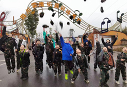 結(jié)業(yè)前的歡呼