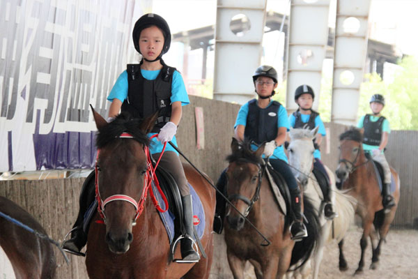 為什么馬術(shù)夏令營深受青少年的喜愛？