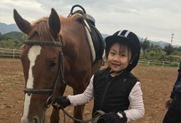 女孩子適合參加馬術(shù)夏令營嗎