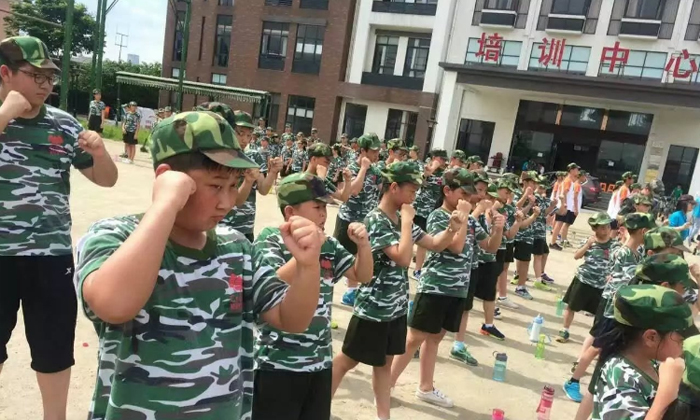 迷彩少年軍事夏令營招生詳情！