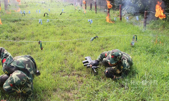 參加迷彩少年軍事夏令營讓孩子在活動中改變