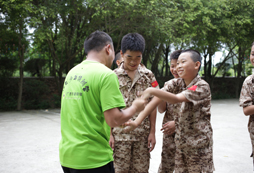迷彩少年軍事夏令營讓孩子在暑期得到轉(zhuǎn)變的機(jī)會(huì)