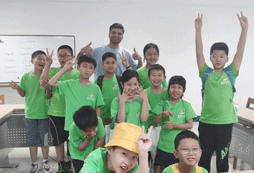 讓小孩子參加綿陽(yáng)英語(yǔ)夏令營(yíng)可提高聽(tīng)力