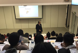 結(jié)交難得的跨國友誼體驗(yàn)原汁原味英語課堂