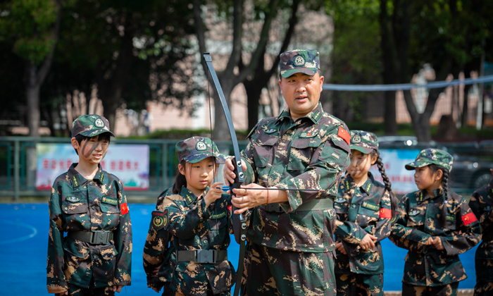 南京14天軍事夏令營(yíng)什么價(jià)格