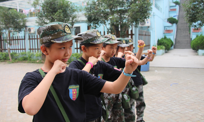 南京軍事夏令營(yíng)好不好