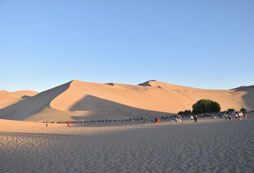 寧夏沙漠夏令營(yíng)是孩子成長(zhǎng)過(guò)程中的樂(lè)園！