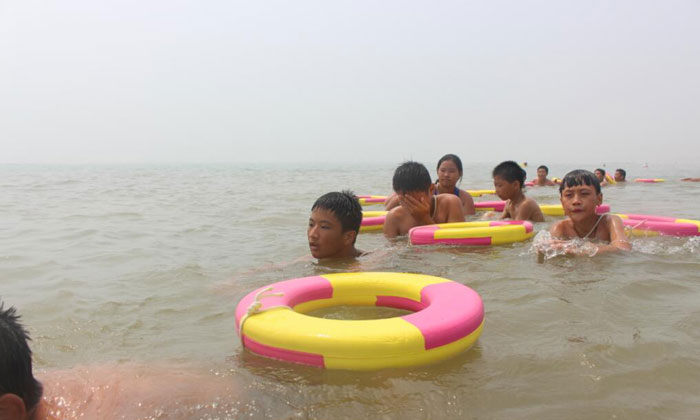 海中游泳
