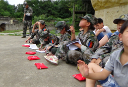 中小學(xué)參加軍事夏令營體驗(yàn)軍旅生活