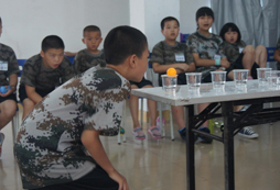 參加貴陽軍事特訓(xùn)夏令營(yíng)感受不一樣的教學(xué)