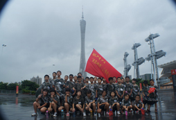 參加廣州千秋業(yè)教育夏令營學習戶外生存技能