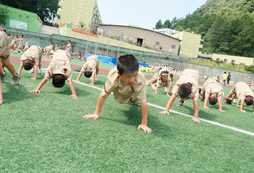 國內(nèi)不錯的農(nóng)村吃苦夏令營機構(gòu)有哪些