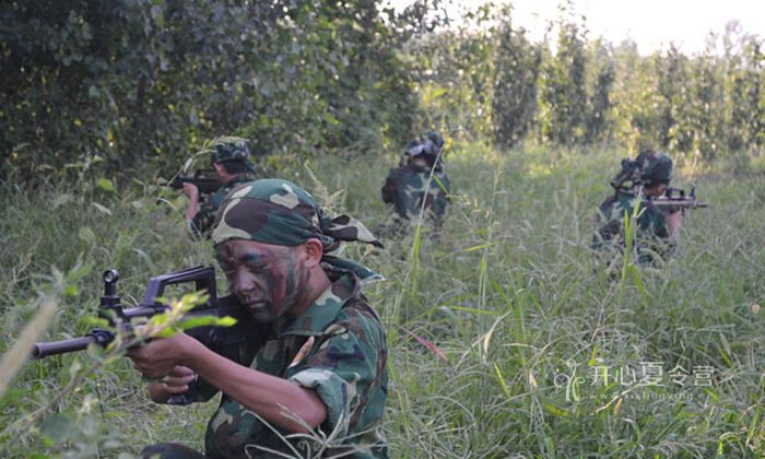 青少年軍事夏令營