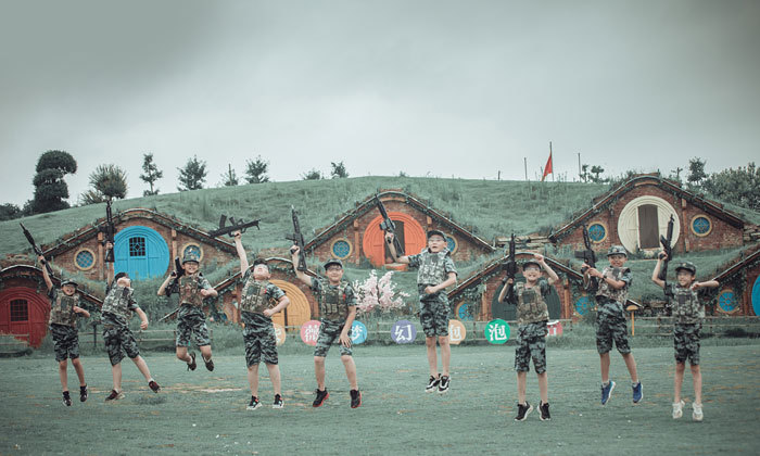 赤子特訓(xùn)營軍事夏令營