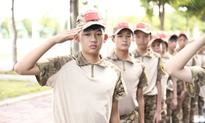 麻辣小兵軍事夏令營(yíng)