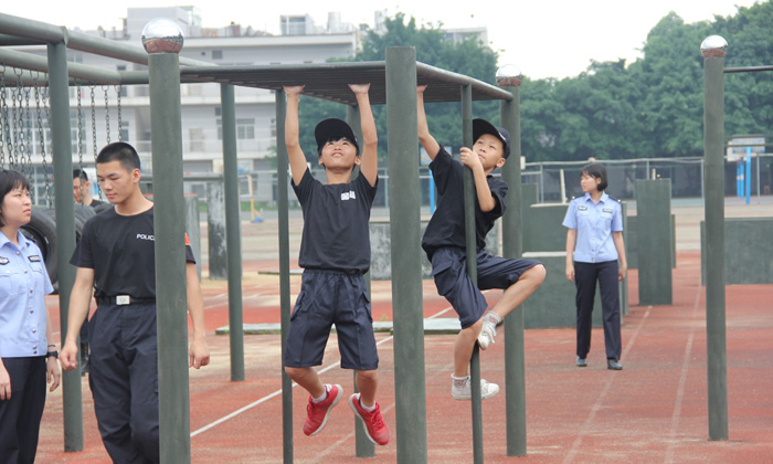 廣州青少年警訓(xùn)夏令營