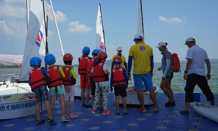 帆船運動激勵孩子奮發(fā)向上