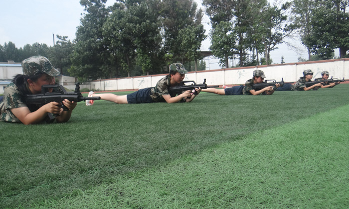 河南軍事夏令營(yíng)