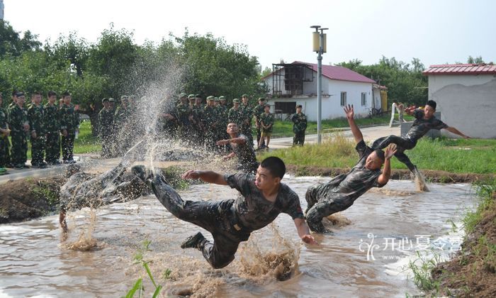 中國青少年軍事夏令營