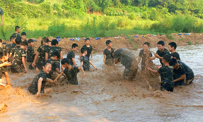 上饒八一軍事夏令營(yíng)