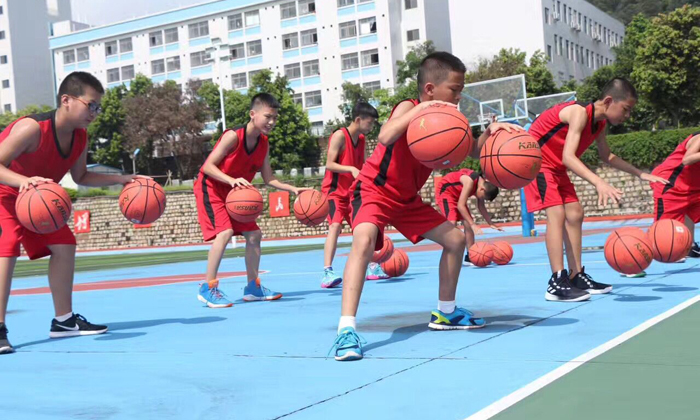 戎征夏訓籃球夏令營