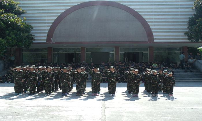 上海西點軍事夏令營