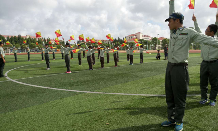 上海西點軍事夏令營軍紀軍規(guī)