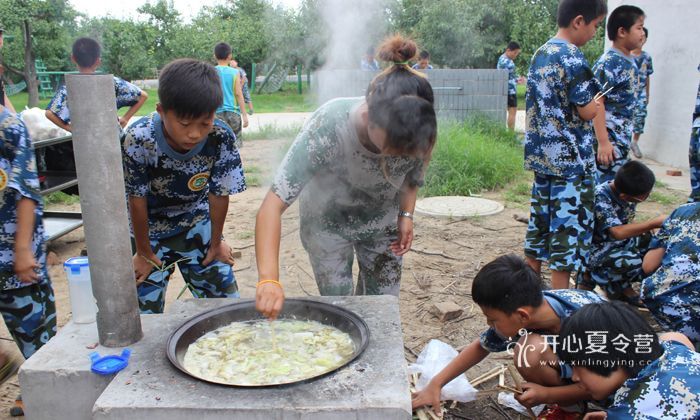青少年軍事夏令營的生活體驗