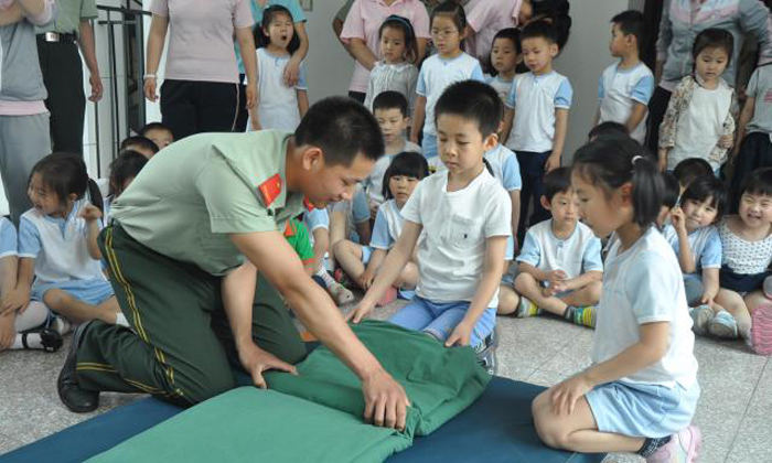 軍威特訓(xùn)幫助孩子獨(dú)立成長(zhǎng)