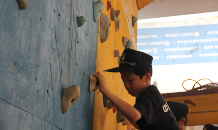 廣州青少年警訓(xùn)夏令營