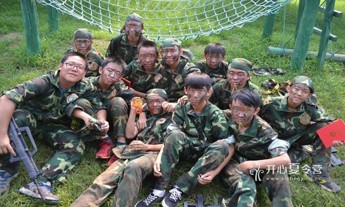 青少年軍事夏令營