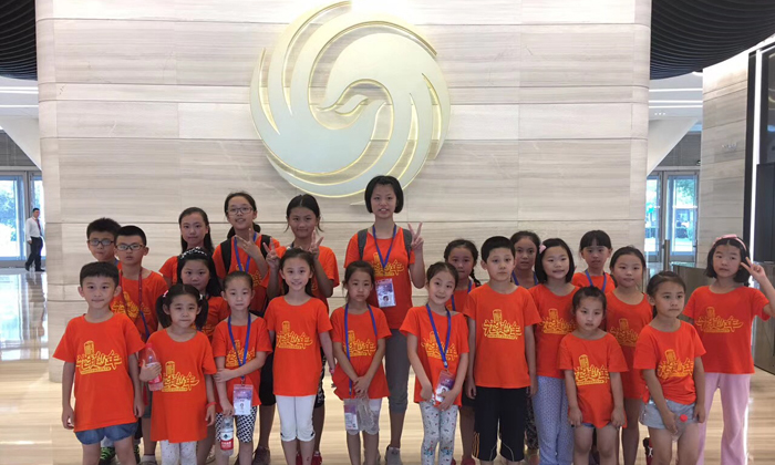 傳媒大學(xué)夏令營提升孩子表達(dá)能力