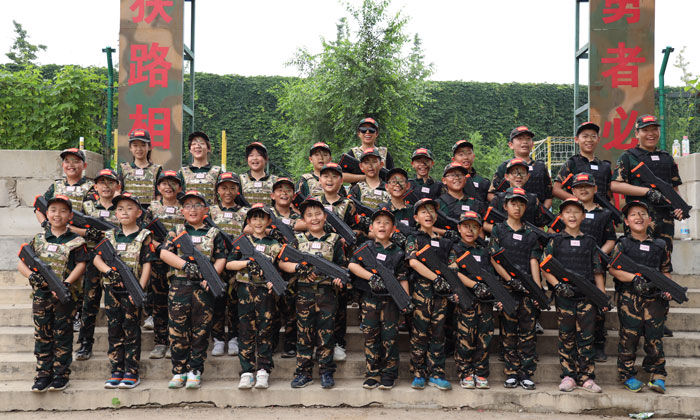 向前看特訓(xùn)軍事夏令營