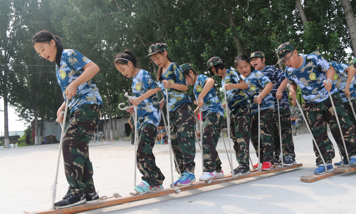 少年軍旅夏令營(yíng)