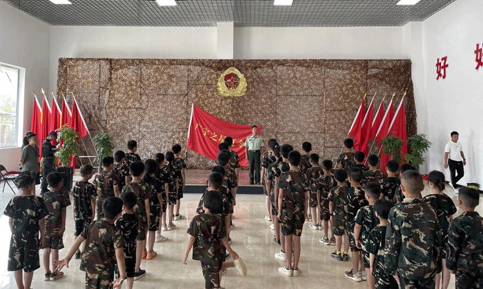 雛鷹少年夏令營(yíng)