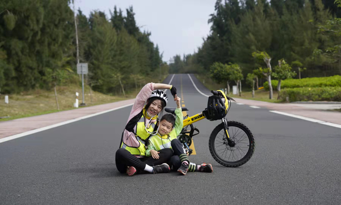 新大陸游學(xué)環(huán)青海湖騎行夏令營(yíng)